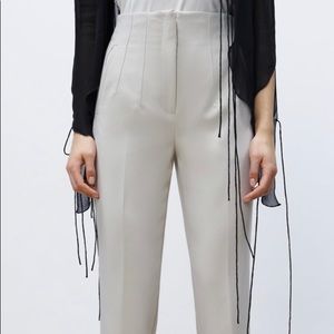 Cute oyster white trousers😊